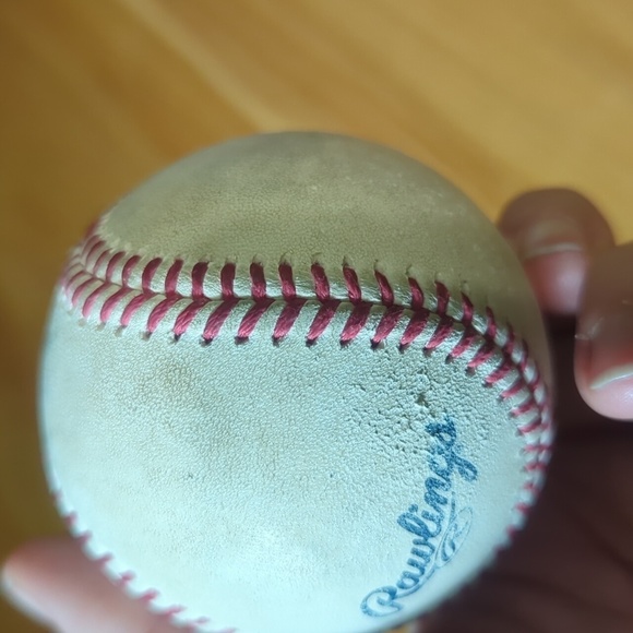 GAME used official MLB ball - Fenway Park - Red Sox - Picture 3 of 3